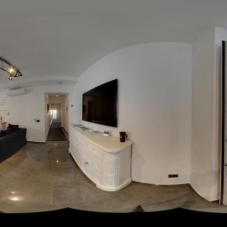 Hotel Cineapollo - Ogni Camera Un Film! Messina Ngoại thất bức ảnh